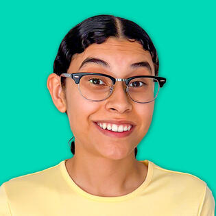 Jenny Hoyos Profile Pic